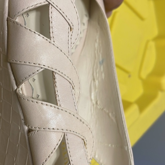 Vince Camuto Wedge Pale Pink Slip On Strappy Size 6B 36 EUC - Picture 7 of 7